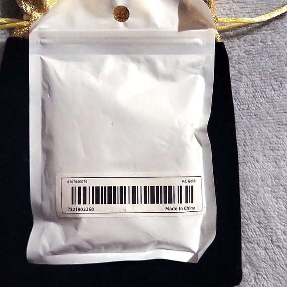 Necklace & Choker Set with Bag - Picture 12 of 12